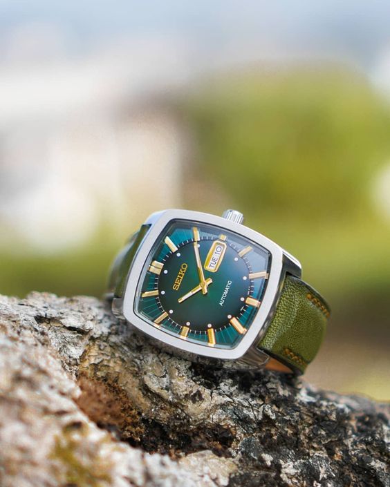 how to maintain an automatic watch