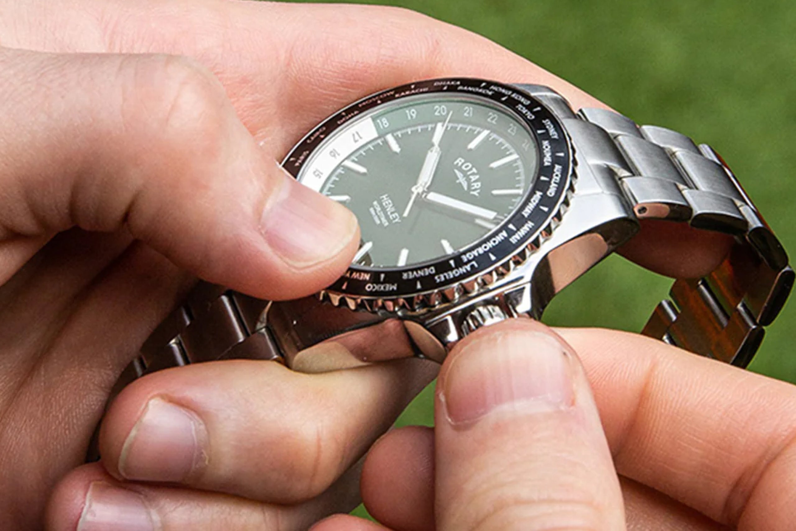 How to Take Care Your Rotating Watch Winder Box